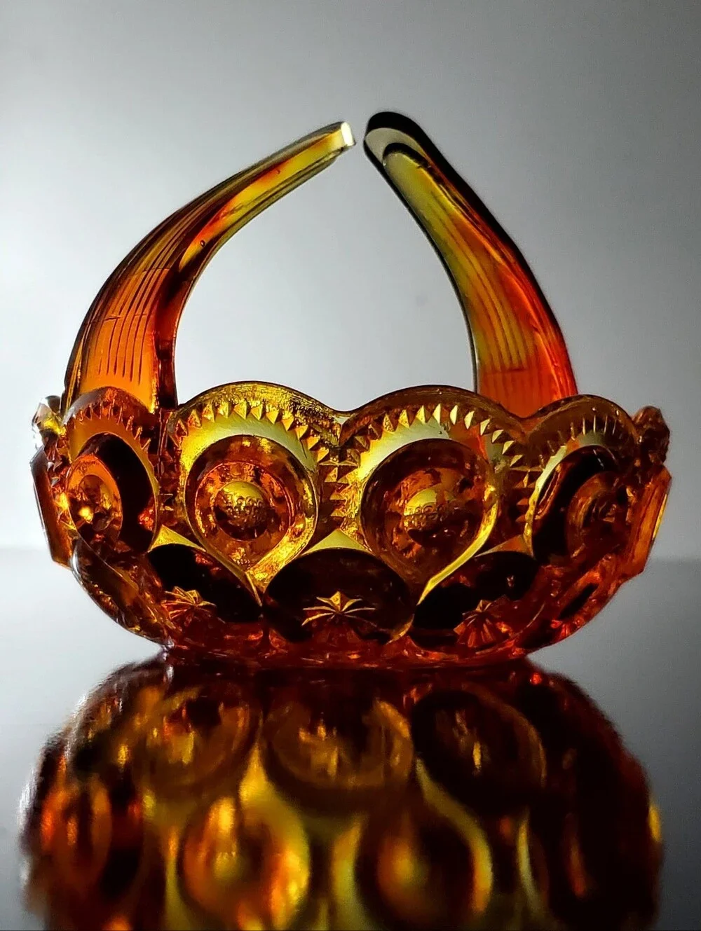 GLOWING Fire Amberina Moon & Star Split Handle Art Glass Basket - Picture 16 of 16